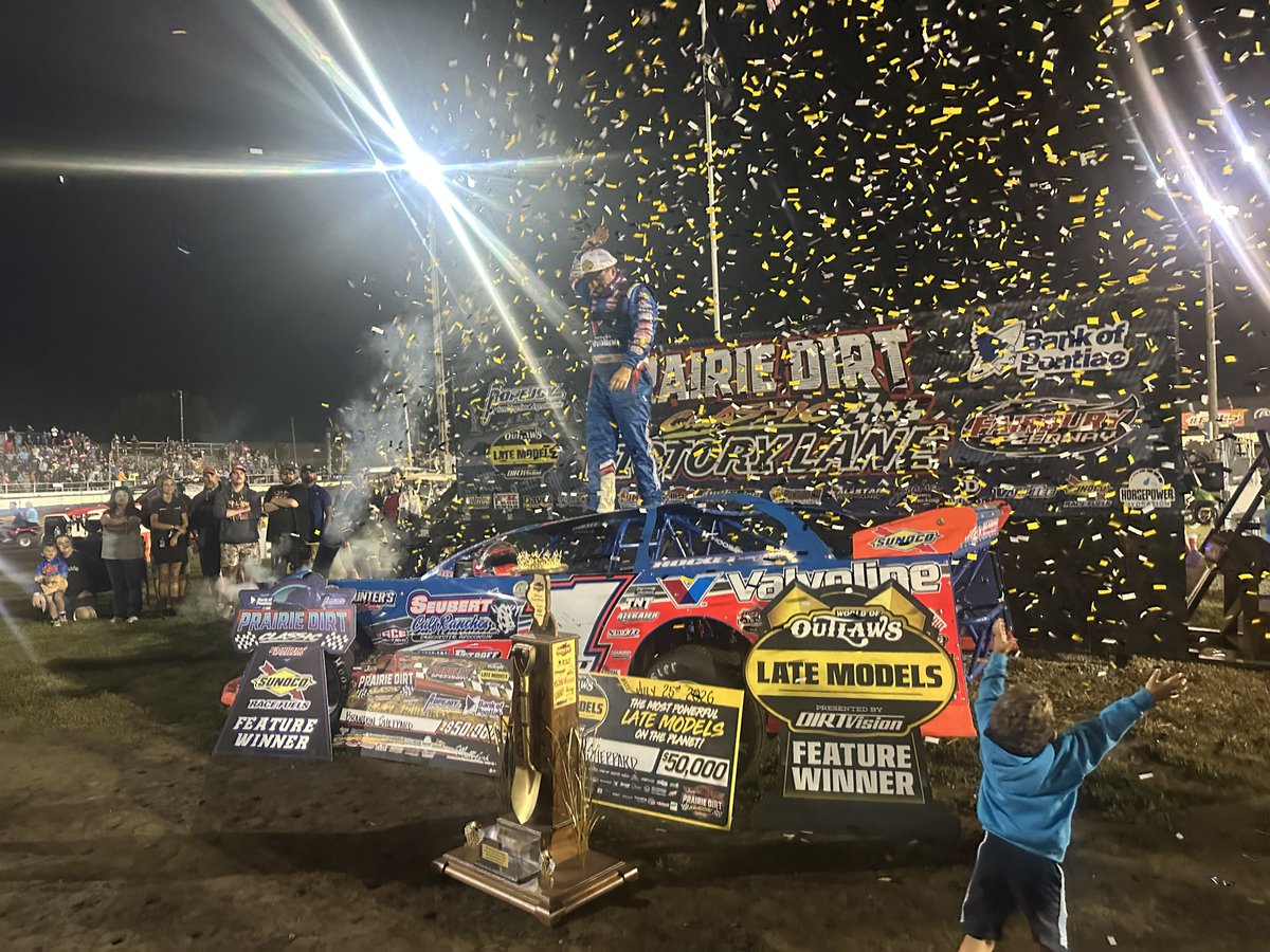 Rocket1_Racing's tweet photo. 🏁 𝗣𝗥𝗔𝗜𝗥𝗜𝗘 𝗗𝗜𝗥𝗧 𝗖𝗟𝗔𝗦𝗦𝗜𝗖 𝗖𝗛𝗔𝗠𝗣𝗜𝗢𝗡𝗦! 🏁

What. A. Night.

@bsheppb5  and our @Valvoline Rocket1 team are PDC champions after an incredible drive to Victory Lane at Fairbury Speedway! 🚀

The win marks Brandon's fourth Prairie Dirt Classic victory and the 90th @WoOLateModels win of his legendary career.

Now it's time for one of Fairbury's best traditions... a trip through the Bank of Pontiac drive-thru! 🏦🏁

Congratulations to Mark, Danny, Austin, Joel, and the entire Rocket1 + @Rocket_Chassis crew on another outstanding performance. And thank you to our friends, family, fans, and marketing partners for your continued support.

What a weekend. 👊 #XRWon