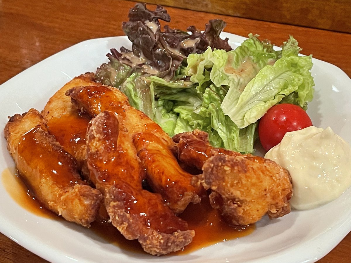 JOECOOL521853's tweet photo. 7月26日(日)
いつもありがとうございます、JOE-COOLです。

日曜ですが今日もお店開けます。

「休みの夜、ちょっとだけゆっくり飲みたいな」
「ご飯作るの面倒だから食べに行こうかな」
そんな皆様、お待ちしております。

早く開けてよ〜って方、いらっしゃいます？ https://t.co/B2fU2nhmXi