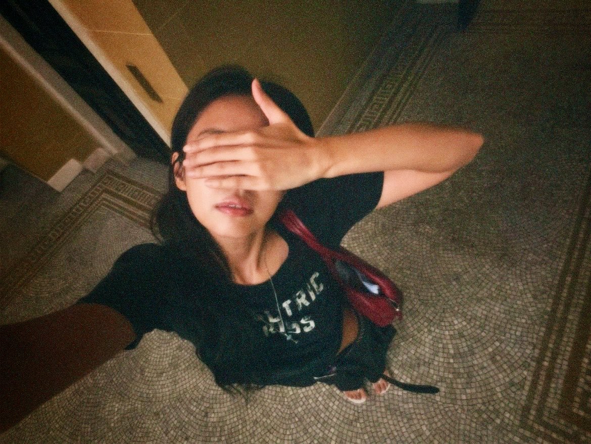 yk2aii's tweet photo. baby dorks day off https://t.co/RNo704BrKm