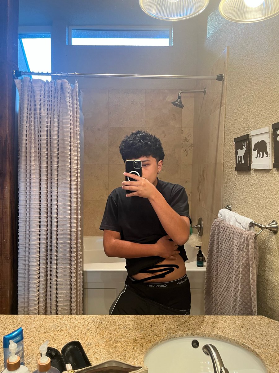 jojo_18g's tweet photo. Pull up on me👀

#mlm #gay #bottom #horny https://t.co/ZDEHRIY9fw