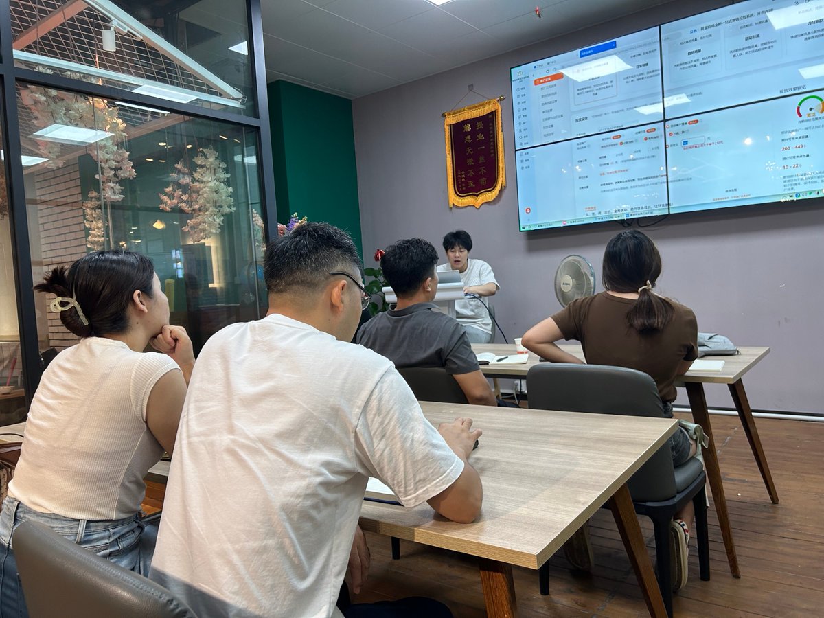 AngelineDebyj's tweet photo. [今日参与数字营销实战培训，学到了私域流量运营的实用技巧，感觉收获满满，期待下次交流！]， https://t.co/X0jwbhBIX8