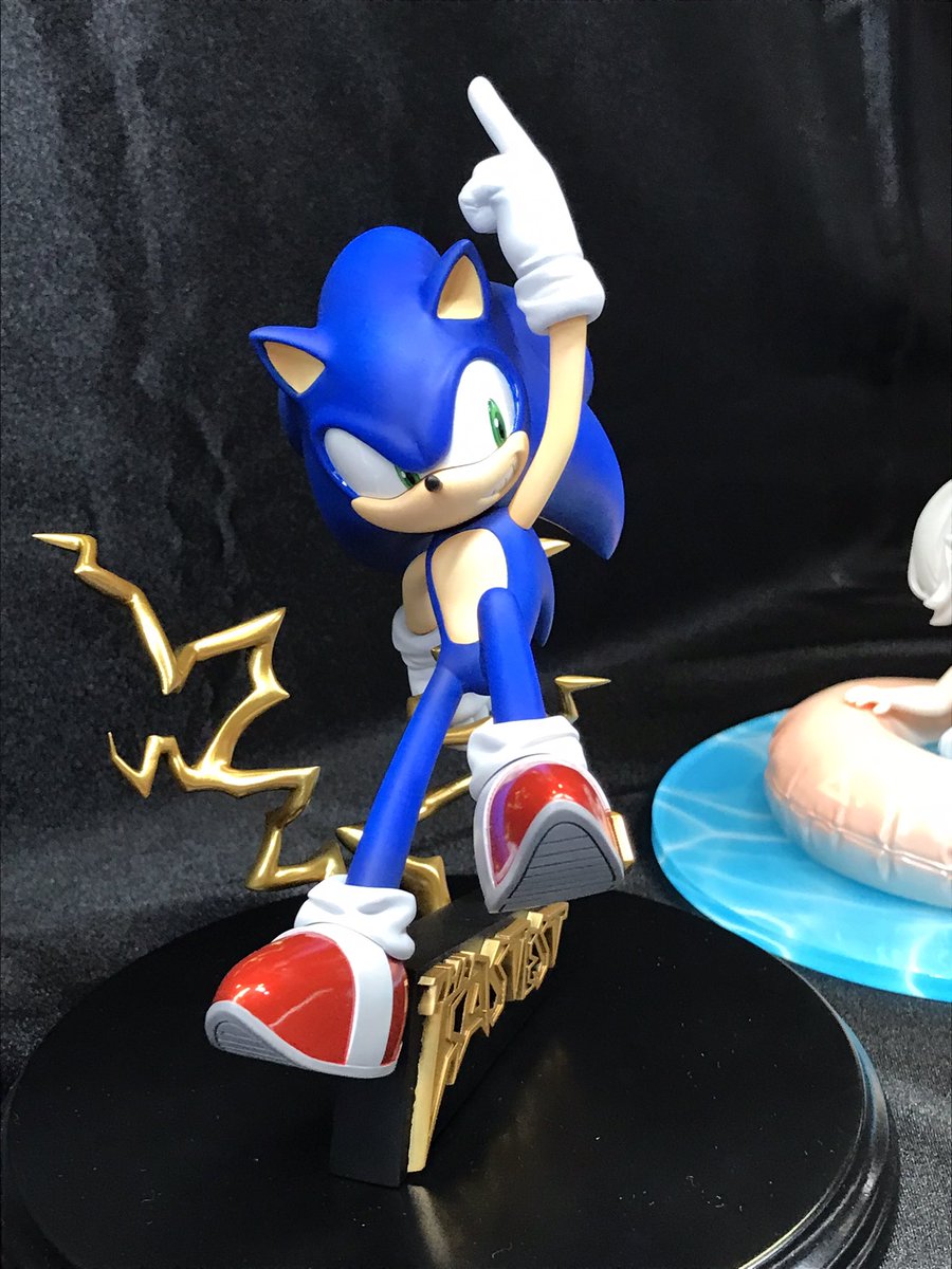 Bulkism_sonic's tweet photo. ちはるいちばさん（@chiharu_ichiba）のソニック。
空中表現・・・なるほど、こういう表現もあるのか🤔という目線もありつつ、COOLさ全開ポージングのソニさんに🤩 https://t.co/60RX1wglu1