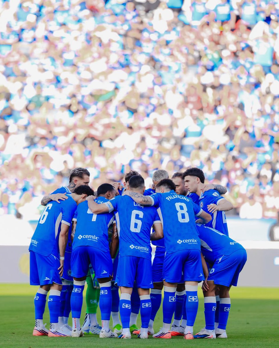 7chuy's tweet photo. Es una gozada ver este Cruz Azul de "mediocampistas" asociativos. 

Llevábamos tres años siendo, quizás, el equipo más atractivo de la Liga MX, pero ahora por fin están cayendo los títulos. https://t.co/TPWJp8c2r4