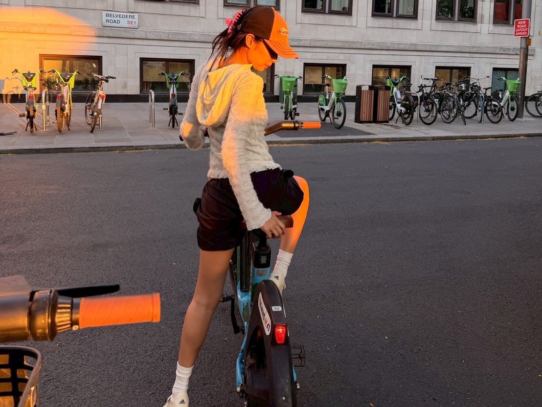 bvlgrlisa's tweet photo. jennie having fun..my fave https://t.co/w0Q9UjQl8W