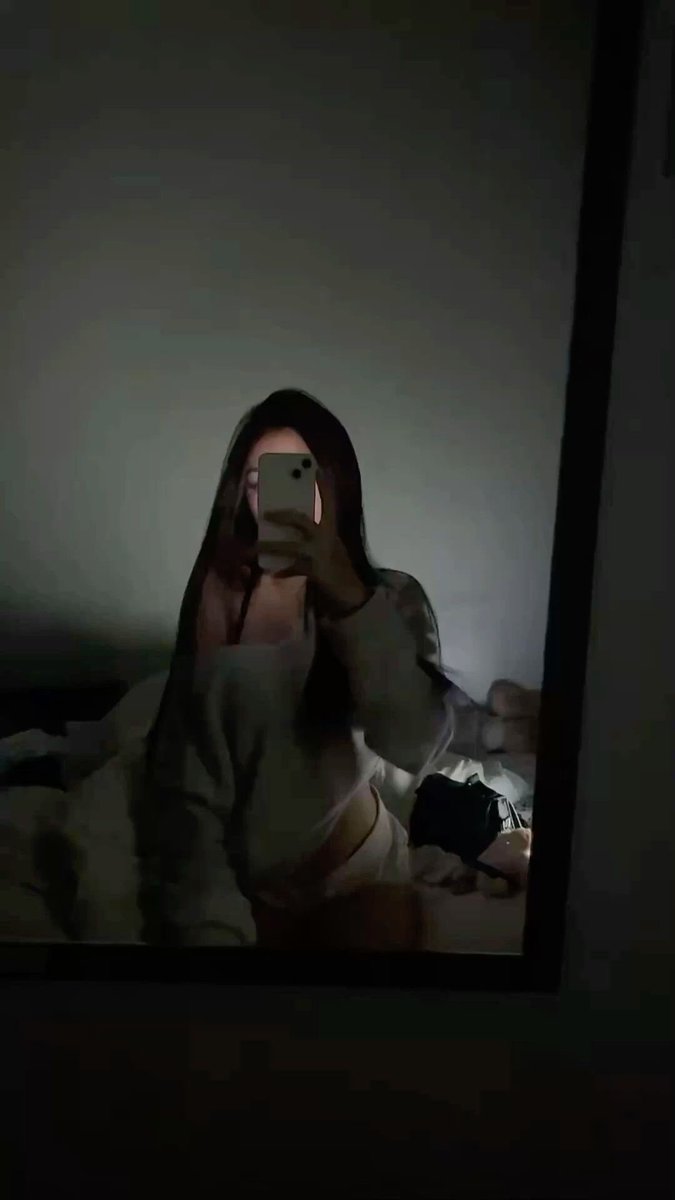 sarahsfelinyo's tweet photo. Iβm lonely and bored dm me!! #needadaddy #teengirl #rapekink #cnc #threats #needy https://t.co/g9NKzzyzPv