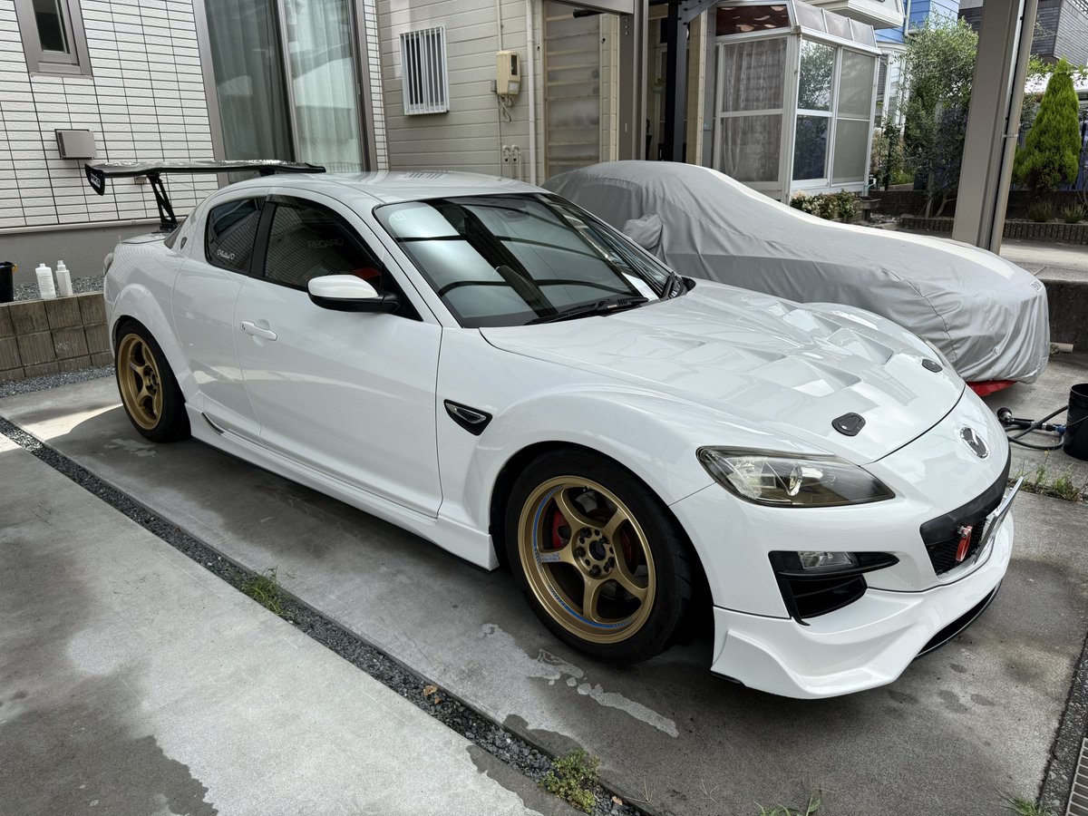 n_tRX8's tweet photo. 久しぶりに8の洗車
Lilさんのand MORE仕上げ
この艶がたまらない🤤
#Lil_Detail_lab
#and_MORE https://t.co/3er2sj4uHU