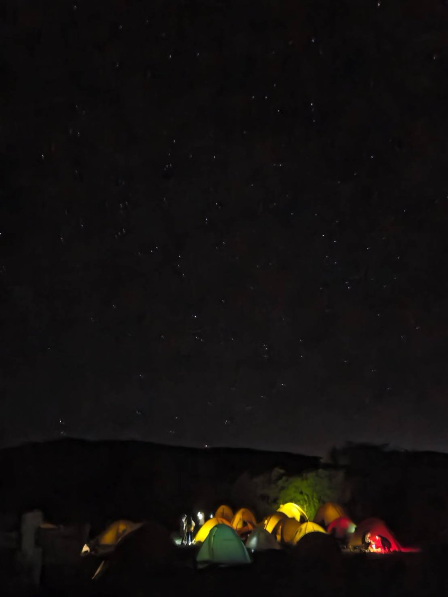 Moriyama_ac's tweet photo. 蝶ヶ岳ヒュッテから望む星空
とっても綺麗でした✨ https://t.co/26HLPOFvGz