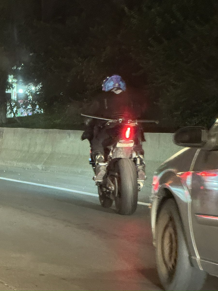 walkcuh's tweet photo. Why this dude got a sword on his back lmao https://t.co/CWf8nlQW0o