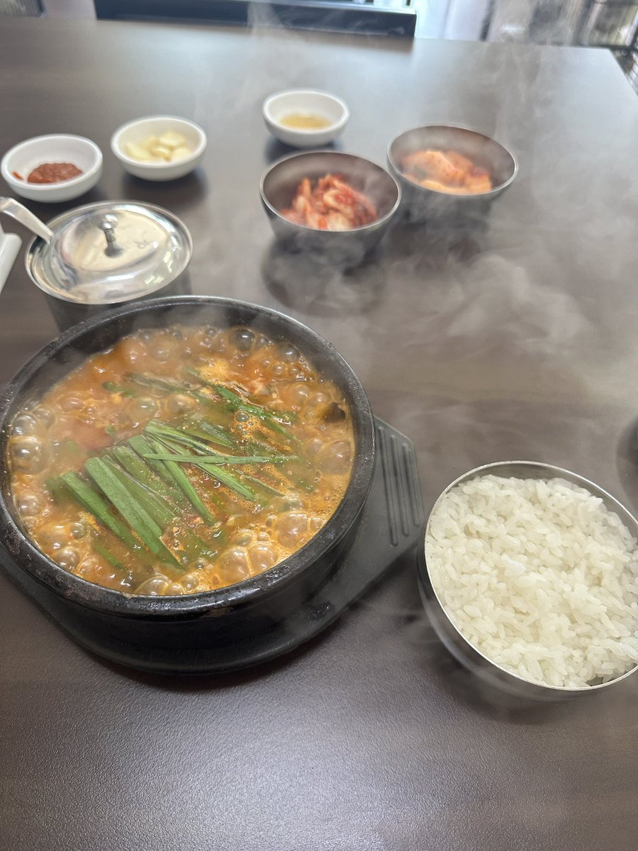 mdluv_v's tweet photo. 구마유시 픽 인정 함니다… 진짜 마싯내요… https://t.co/c1A2d4vgOW