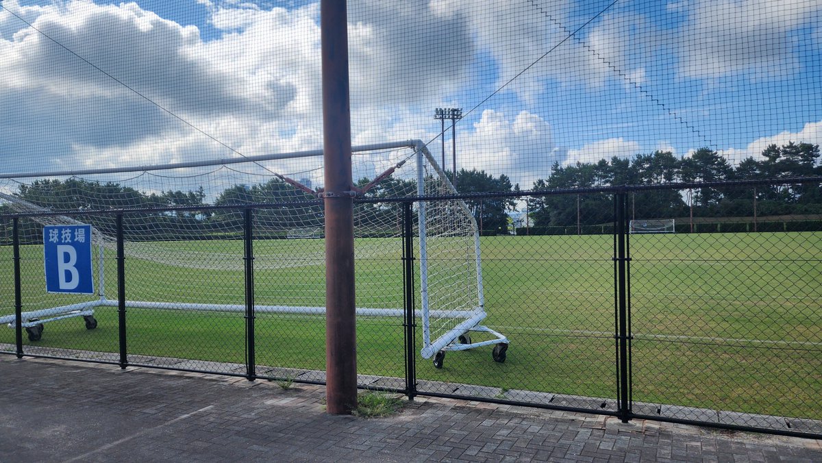 CIPHER0713's tweet photo. アビスパの天然芝グランドで
サッカーの試合*⋆⸜⚽️⸝⋆*

結果
3-2で勝利🏆🎌
➝1アシスト
➝肉離れ
➝途中交代😭
とにかく暑すぎて○にそうになった汗💦
#雁ノ巣レクレーションセンター
#熱中症注意 https://t.co/2GZwQYv0vb