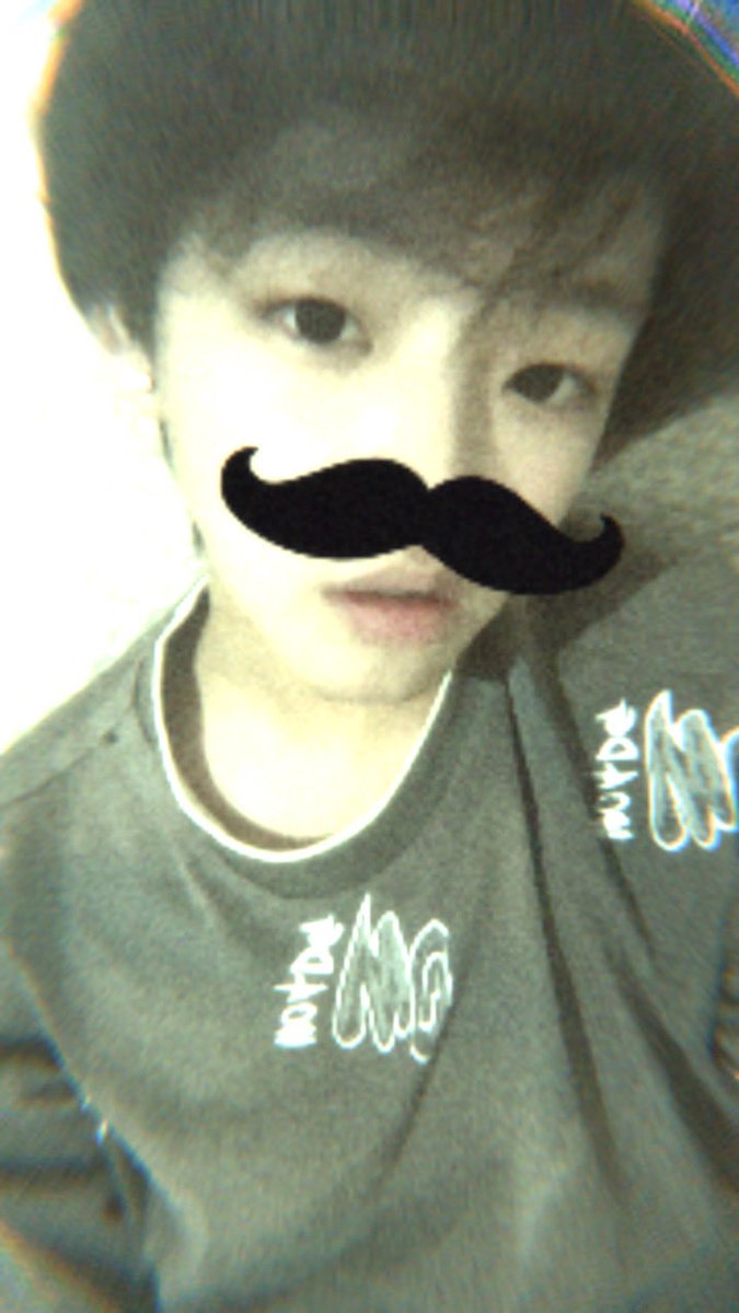 Yuyangdw's tweet photo. 新号你们都来找我玩吧，09男高，来交友呀 #男高 https://t.co/gin2S8TTv8
