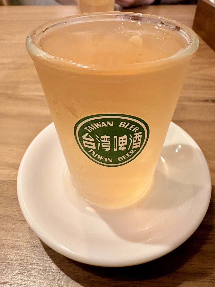 uro_choro's tweet photo. 虹の仏 Tokyo
ハーフ&amp;ハーフ(出汁キーマ、あさり)

大阪出汁カレーの元祖にして、僕が愛する名店。
スリランカカレーへのリスペクトを感じつつ、和出汁の旨味を見事に融合させた唯一無二の一皿。嗚呼…やっぱり素晴らしい…
なにより亀戸の仲間たちとこの味を共有できたことが、涙が出るほど嬉しい😭😭 https://t.co/JITCQIJ6rB