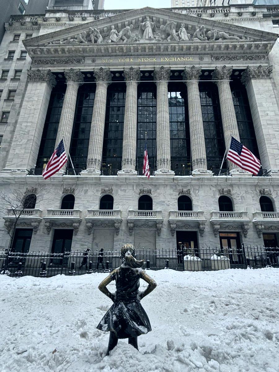mtky_33's tweet photo. S&amp;P 500 EARNINGS GROWTH ON PACE FOR STRONGEST QUARTER SINCE 2021

With 27% of S&amp;P 500 companies having reported results, 86% have beat EPS estimates and 80% have beat revenue expectations

The blended earnings growth rate for the quarter now stands at 37.9% from a year earli https://t.co/tfbi9JKBoa