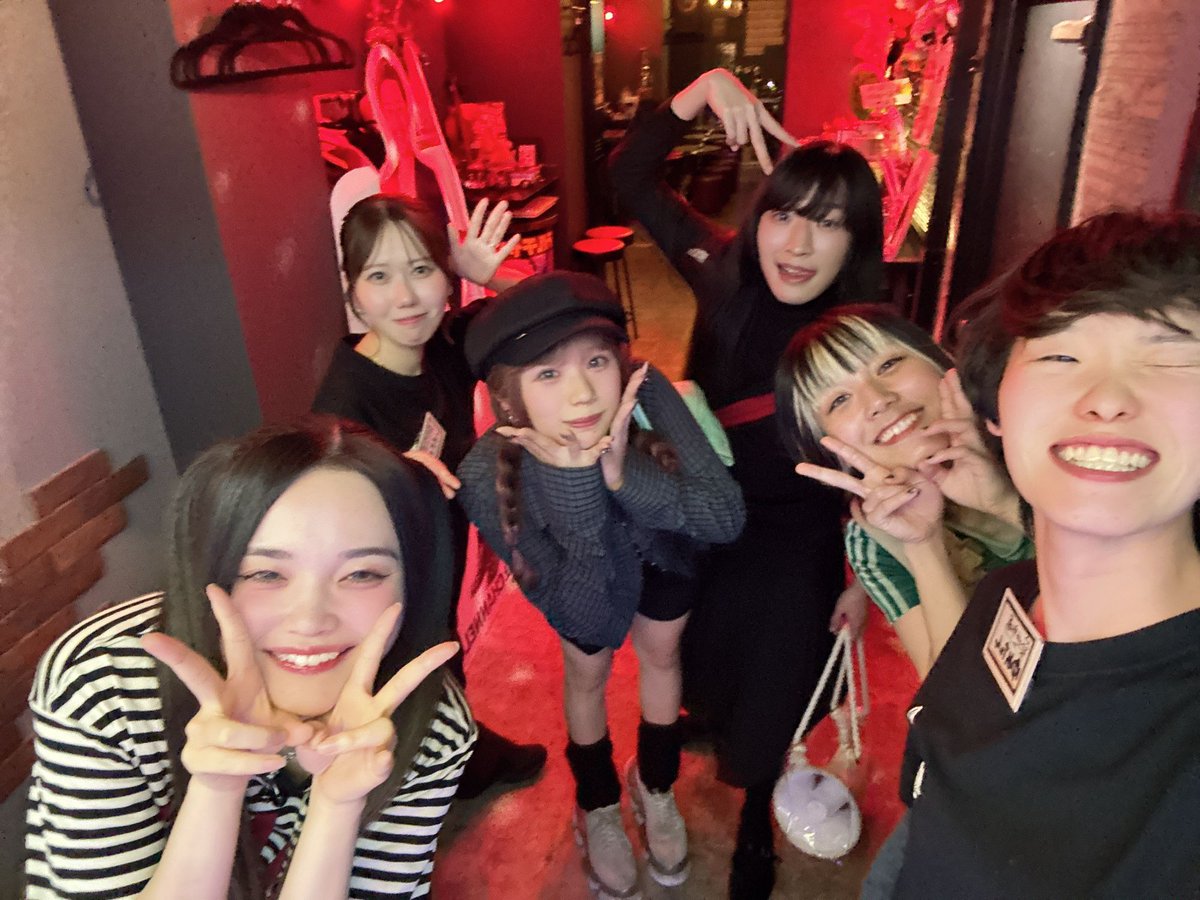 Tsukepuri's tweet photo. 昨日も沢山ありがとうございました❤️

久々の出勤とっても楽しい土夜になりました🍻 https://t.co/uGWT0hQfD3