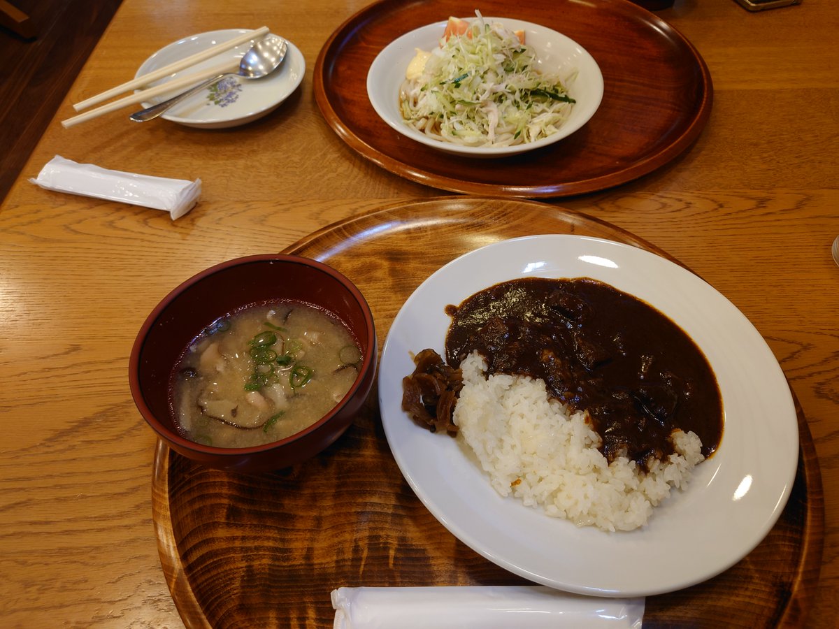 tkomcanter's tweet photo. 今日のランチは中札内美術村のレストランポロシリ、六花の森で六花亭のお菓子とコーヒーをいただきました😊
#中札内美術村 
#レストランポロシリ 
#六花の森 https://t.co/G3lXkWFHqf