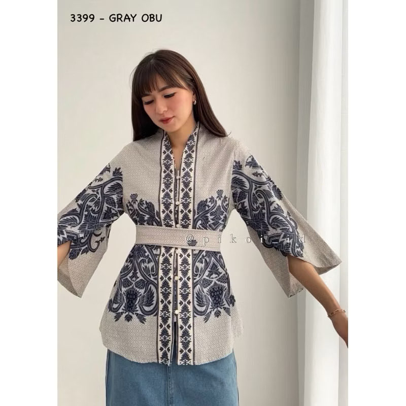glimmeurs's tweet photo. Edisi menemukan blouse batik yang ternyata cakep banget! 🎀✨
Bisa banget dipake buat ngantor, ngampus, kondangan, sampai hangout🌷 https://t.co/FNlNlw5dTl
