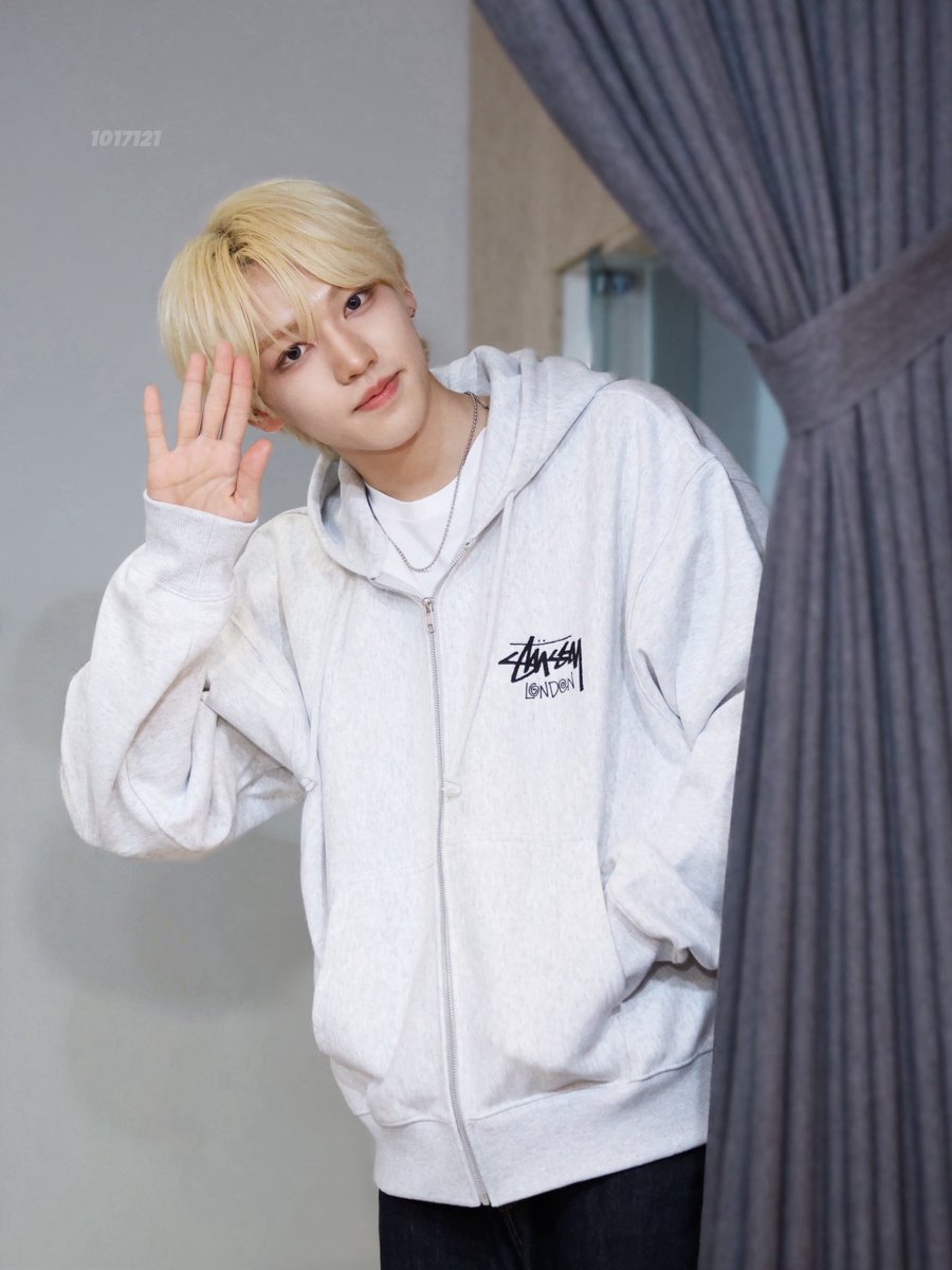 yy1017121's tweet photo. 260724•애플뮤직 팬사인회

LONDON BOY

#판저이 #范哲逸 #FANZHEYI #모디세이 #MODYSSEY https://t.co/Sr9N2WUpNP
