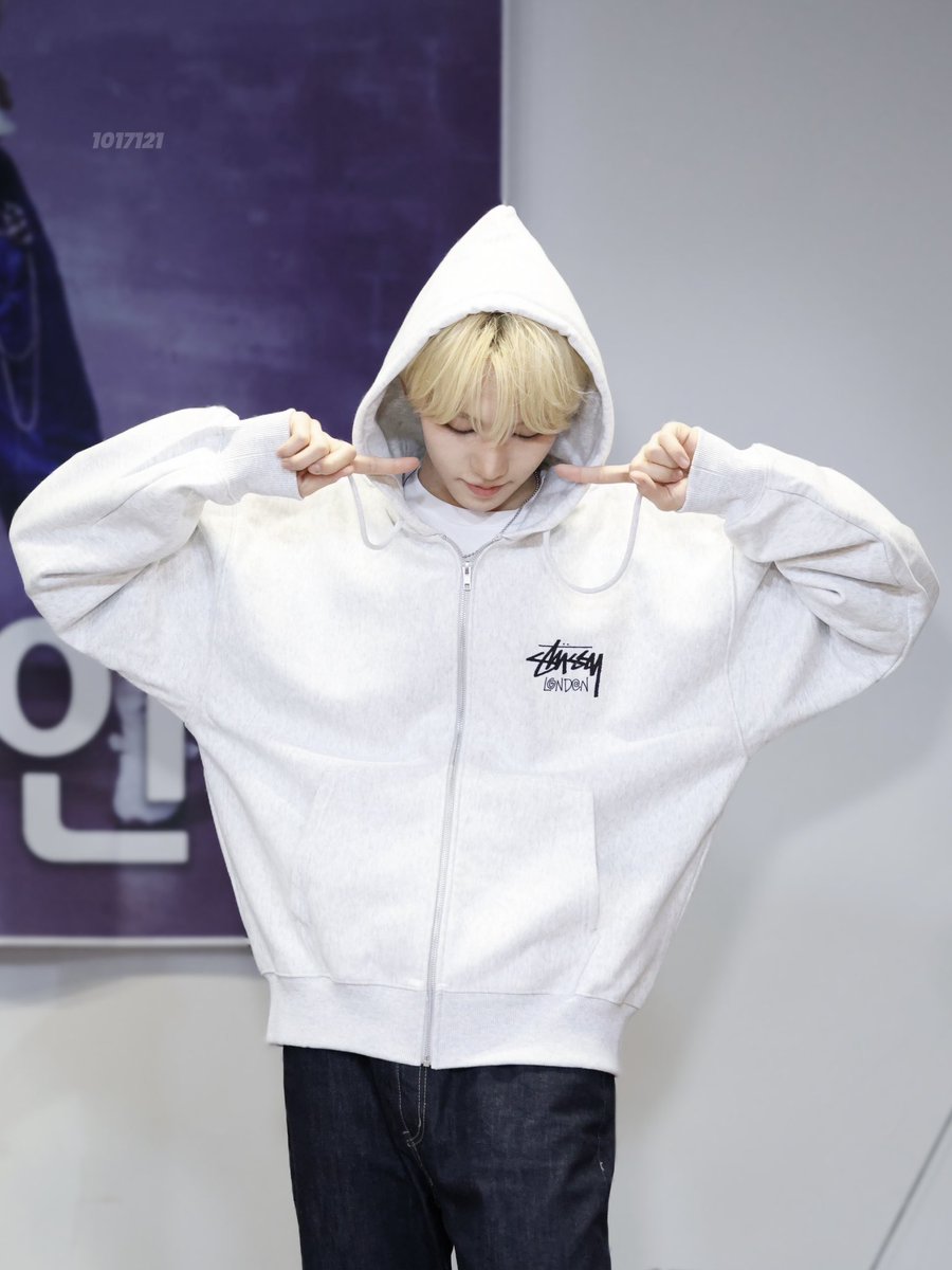 yy1017121's tweet photo. 260724•애플뮤직 팬사인회

LONDON BOY

#판저이 #范哲逸 #FANZHEYI #모디세이 #MODYSSEY https://t.co/Sr9N2WUpNP