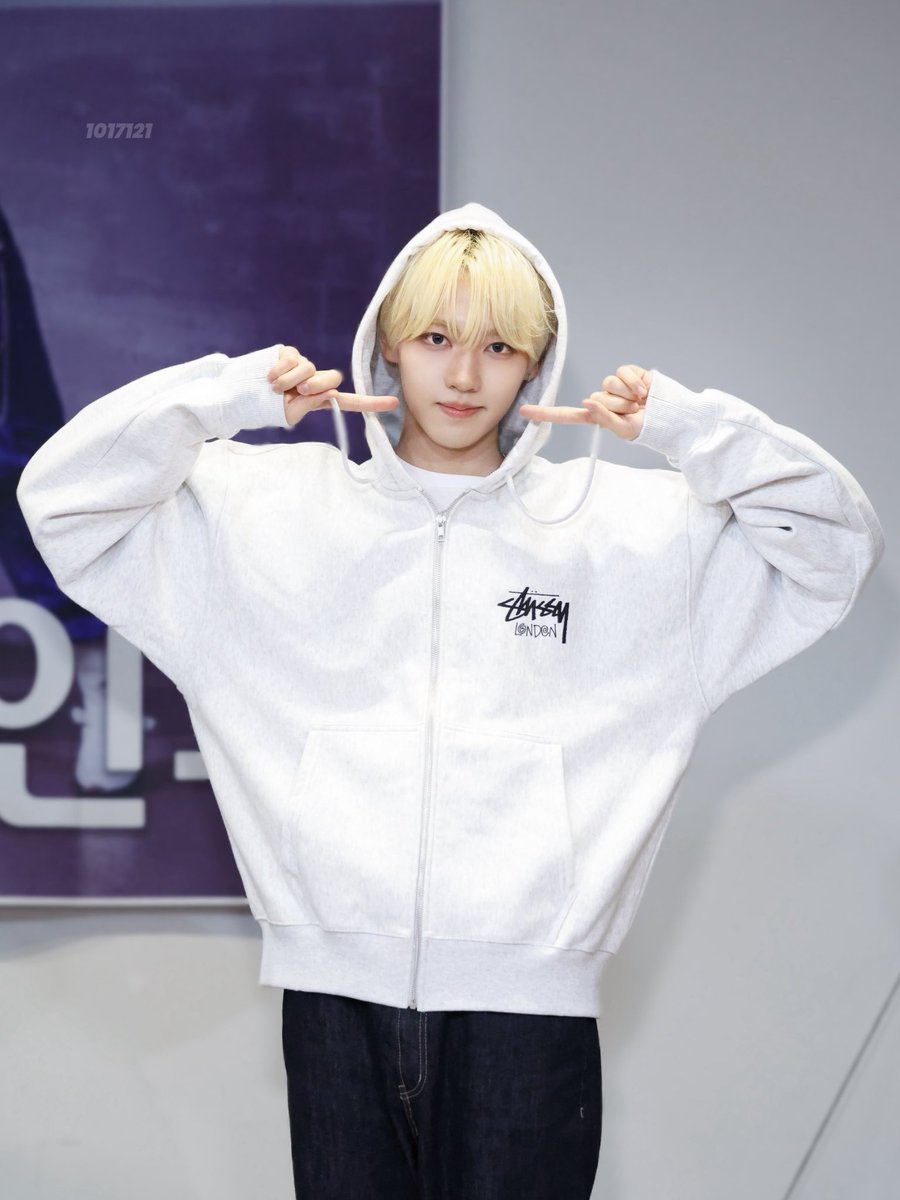 yy1017121's tweet photo. 260724•애플뮤직 팬사인회

LONDON BOY

#판저이 #范哲逸 #FANZHEYI #모디세이 #MODYSSEY https://t.co/Sr9N2WUpNP