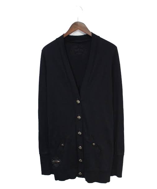 danielphlp's tweet photo. Bleood wearing his Chrome hearts cardigan (3000$+) https://t.co/hXrZ53WQBP