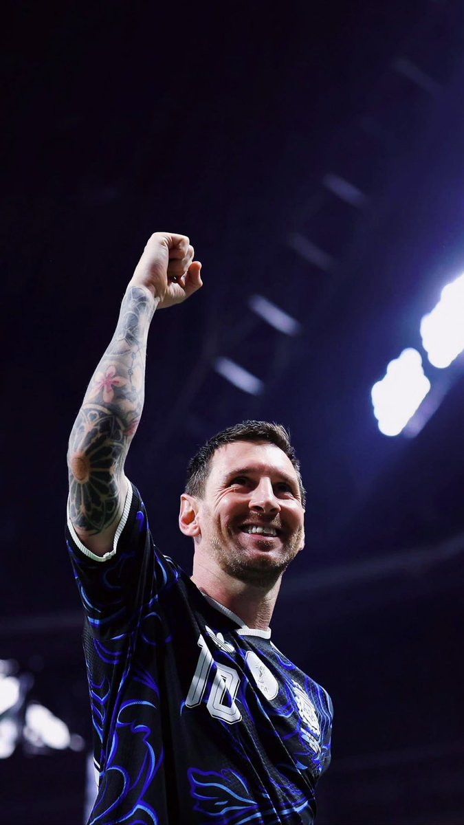 LM10GOAT 🐐 tweet media