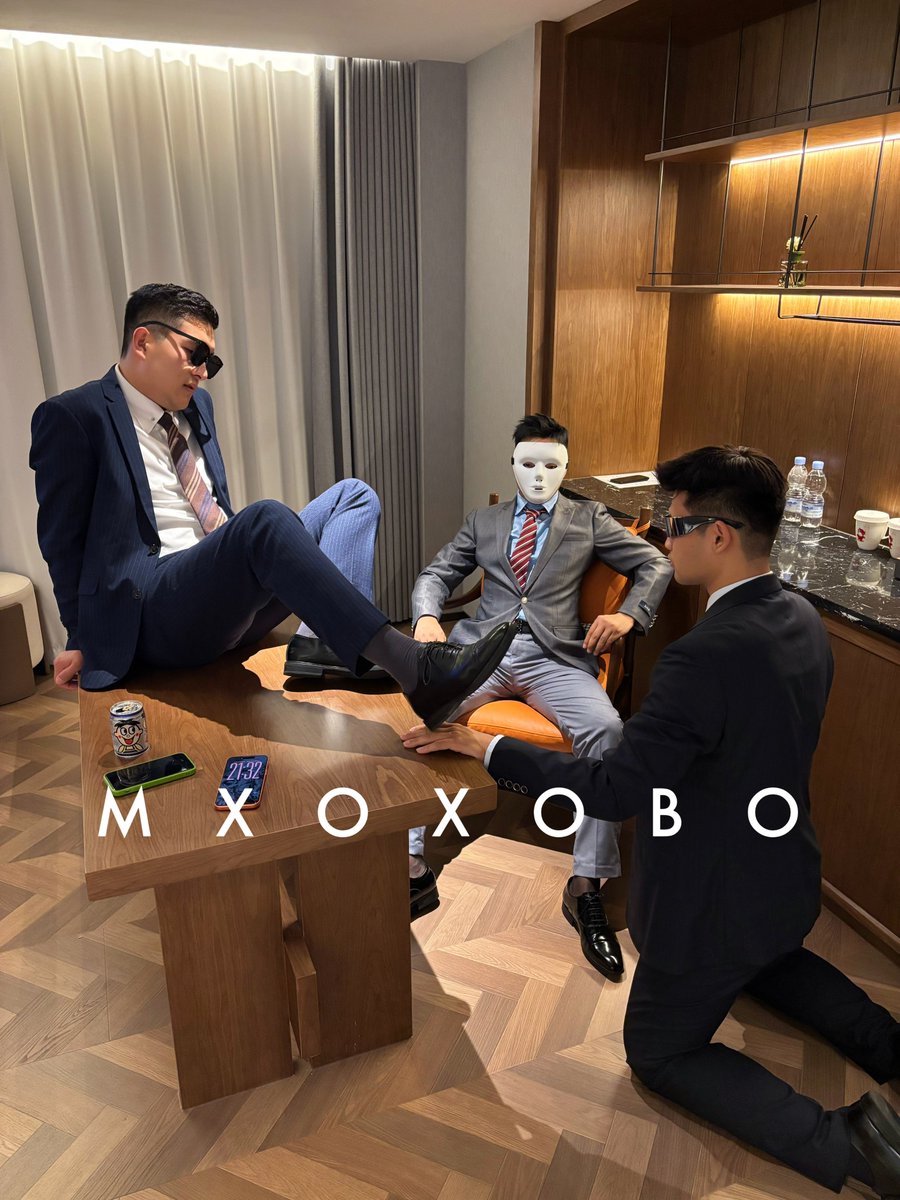 mxoxobo69's tweet photo. #正装皮鞋 #正装丝袜 #正装奴 喜不喜欢两个正装爸爸 https://t.co/NoxW7OJ7md