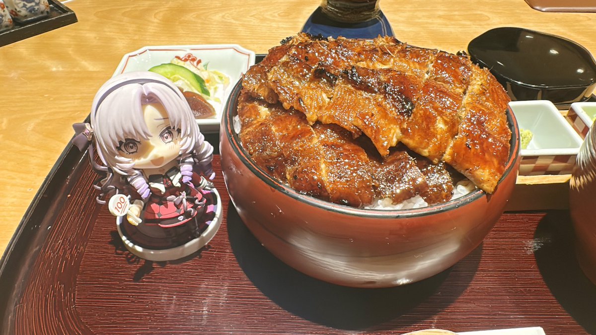 gauck1225's tweet photo. ひつまぶし 名古屋 備長
極上ひつまぶし

土用の丑の日なのでうちのお嬢様とウナギを食べに行きました
2.5尾分のおゴージャス盛りを頂きましたわ😋
#サロメッセージ https://t.co/9DisouhEUy
