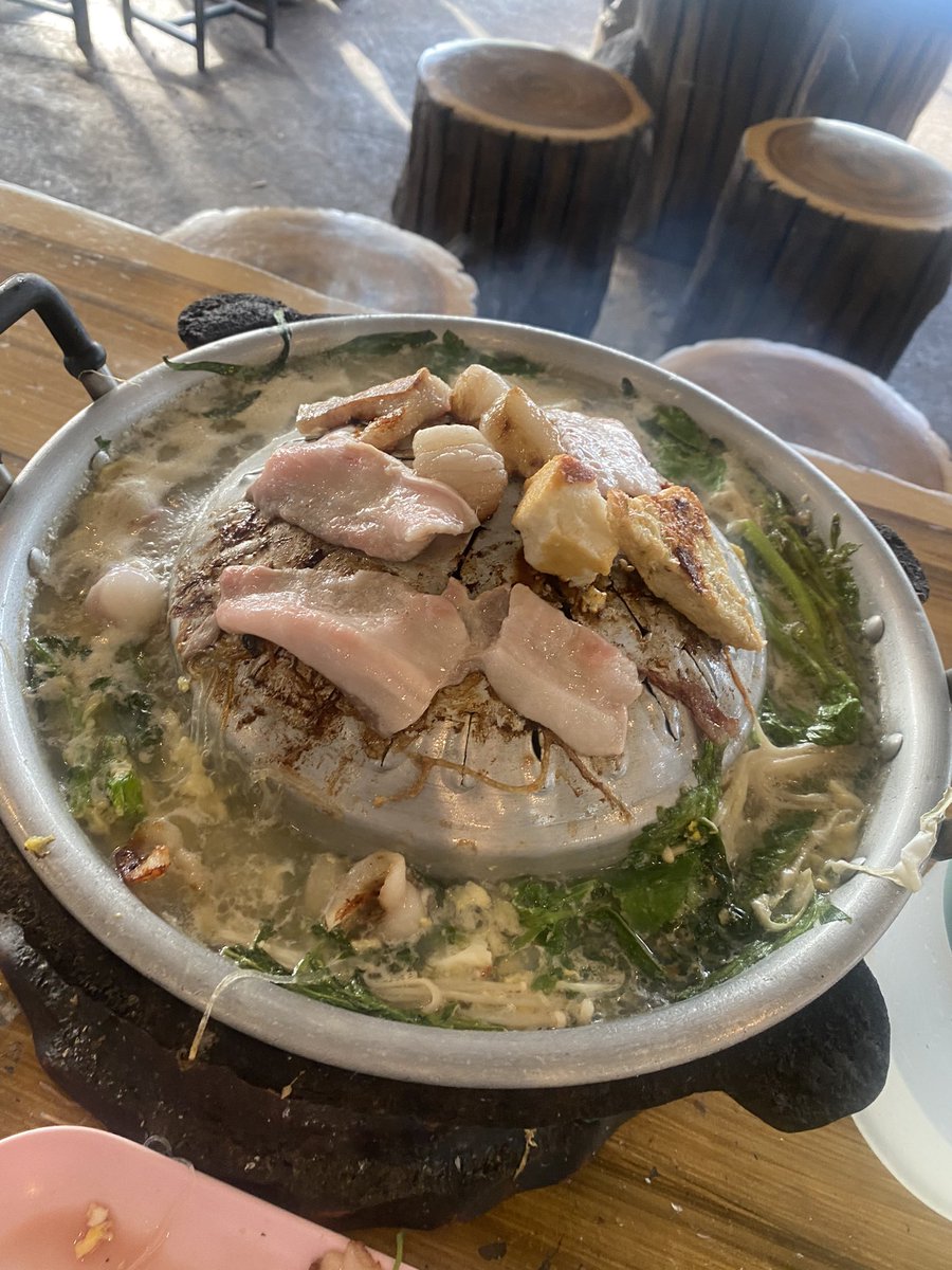 chan976367's tweet photo. หมูกะทะกินไม่มีเบื่อ https://t.co/7CvNlnZRxl