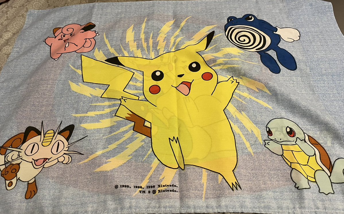 guzzbees's tweet photo. Got a neat pillowcase. 😎 https://t.co/PPos7apdKk