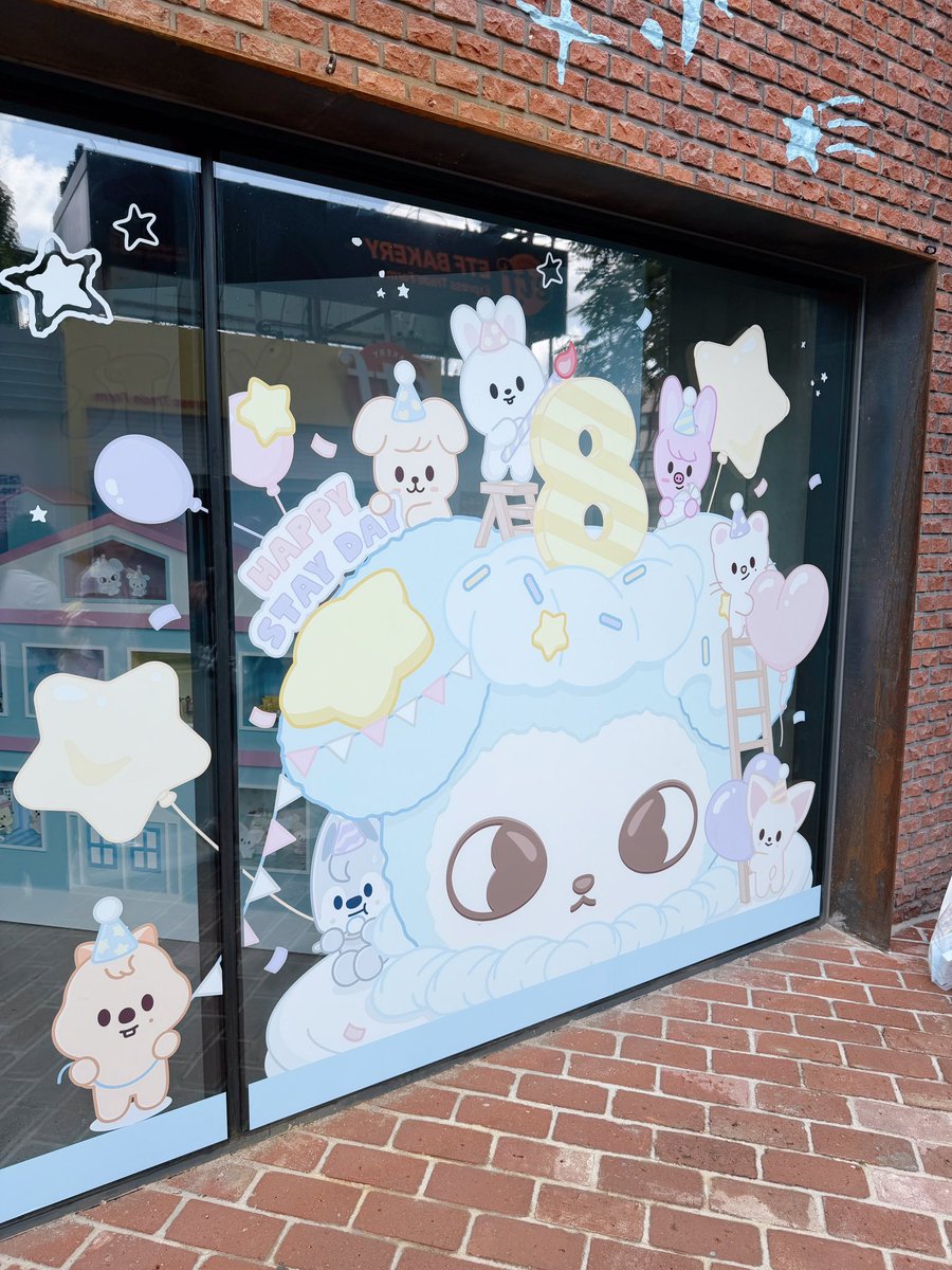 twinkle_tape's tweet photo. 별, 빛✨
Stay’s Birthday Cafe🎂

#Straykids #Skzoo #Foxiny #스키즈 https://t.co/pRSbJQeR1I