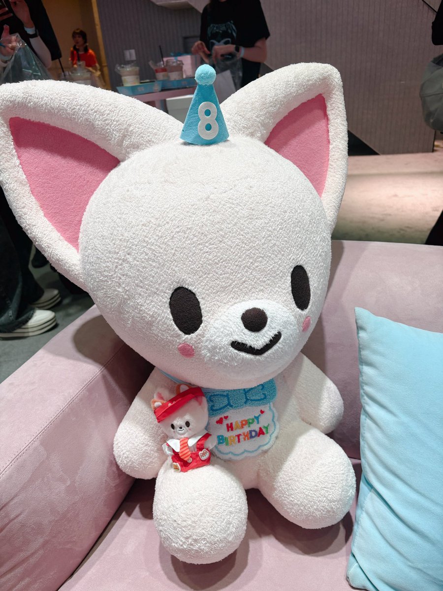 twinkle_tape's tweet photo. 별, 빛✨
Stay’s Birthday Cafe🎂

#Straykids #Skzoo #Foxiny #스키즈 https://t.co/pRSbJQeR1I