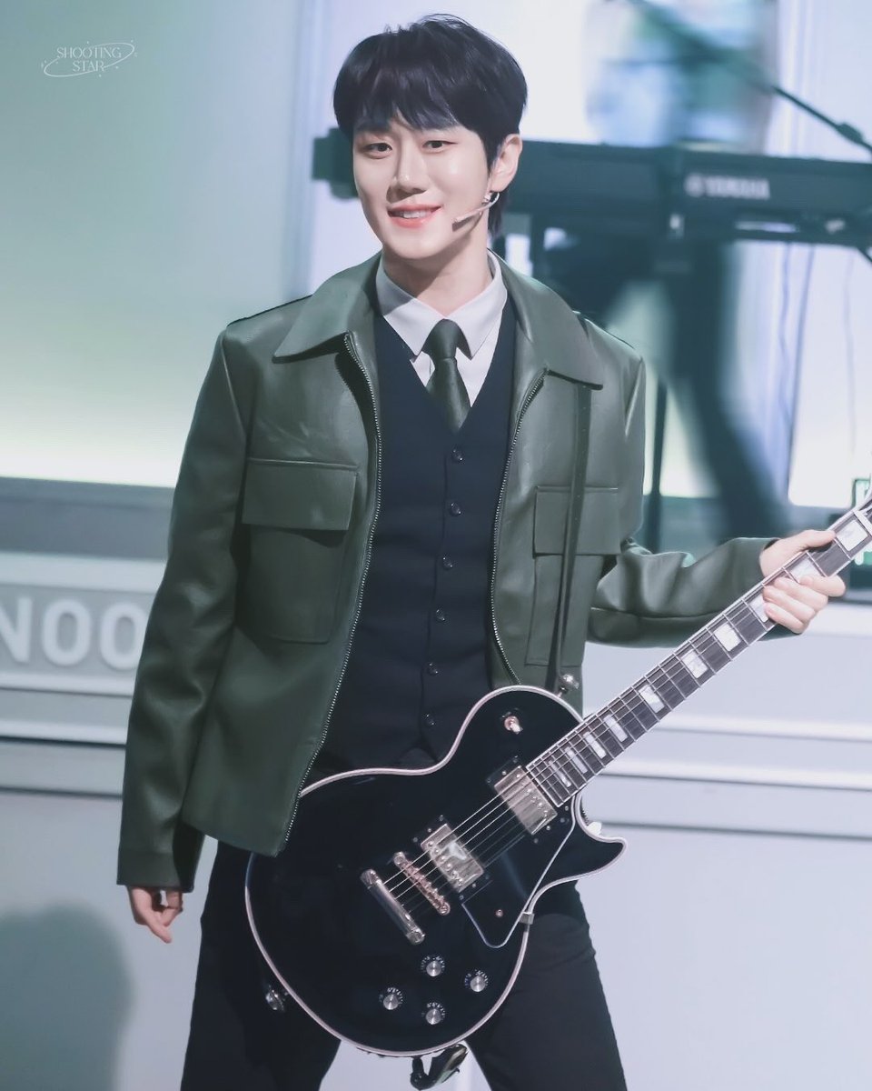ststarcharl's tweet photo. 260718 6시퇴근 낮공

윤지석 #김찰리

✨육퇴 밴드 4팀✨

육퇴 밴드 기타리스트🎸 ㅈㅣ석오ㅃㅑ
잠실백화점 행사 있어열>_<💛
우리 ㅈㅣ석오ㅃㅕ 많관부~~~~~🙇‍♀️💛💛

📍 예그린씨어터 잠실백화점 어딘가 
⏰ 7/26 18:00 이후 언젠가 https://t.co/Y42up6pxc5
