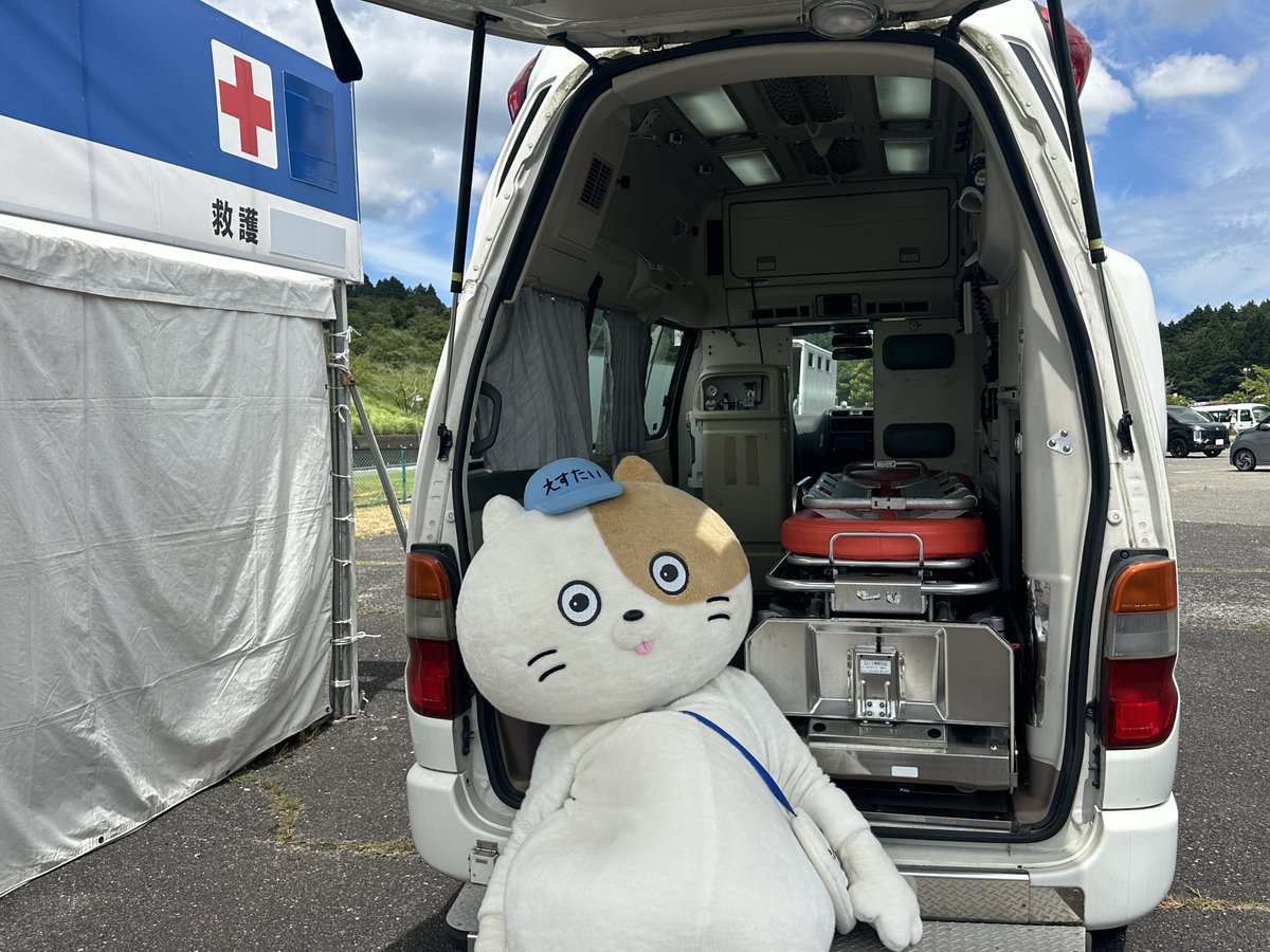 SuperTaikyu_STO's tweet photo. 暑いね🙀
なるべく日陰にいよう。

少しでも体調が悪くなったら近くの人にヘルプを求めてね。

すぱーくは暑くて溶けちゃったよ。
#S耐 #スーパー耐久 #SuperTaikyu #オートポリス #ENEOS #BRIDGESTONE https://t.co/M932nCGWQ7