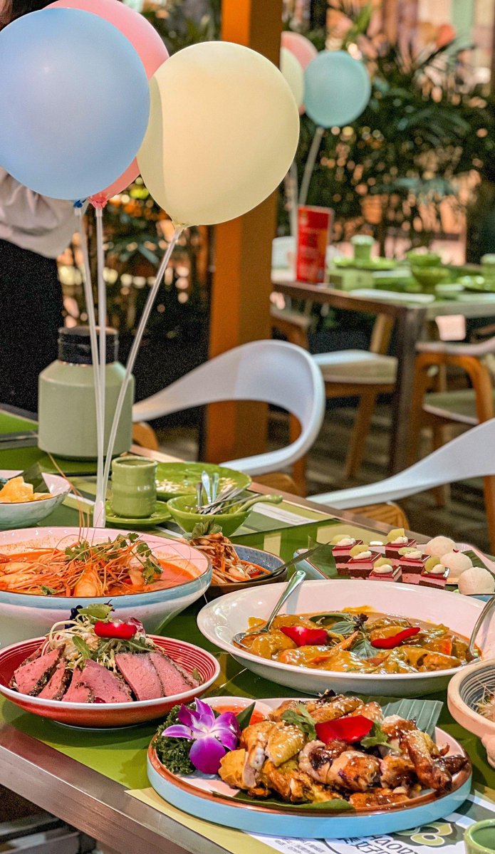 Adriandrei3's tweet photo. Craving vibrant, zesty Thai green curry tonight! Creamy coconut milk, fresh basil, and tender veggies in every bite—pure comfort for food lovers. https://t.co/MRHEKKP0dz