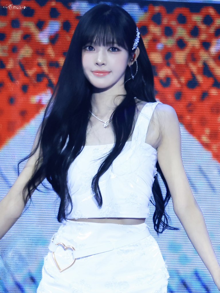 Minmozka's tweet photo. 260725 KMA

#Hearts2Hearts #하츠투하츠 
#YUHA #유하 https://t.co/hOB6wDTXHQ