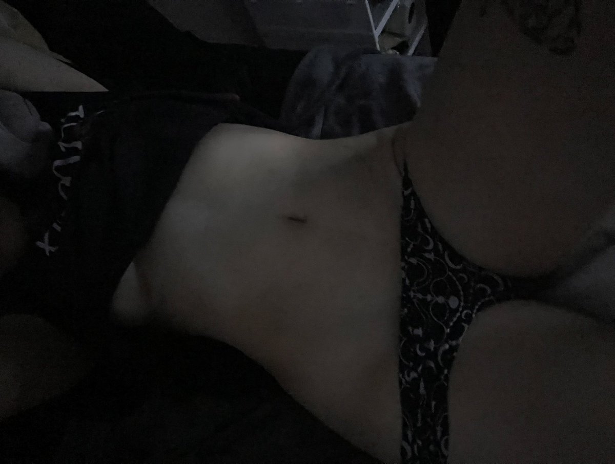 dollxdarling's tweet photo. late night horny girl https://t.co/xA2EbRsQWL