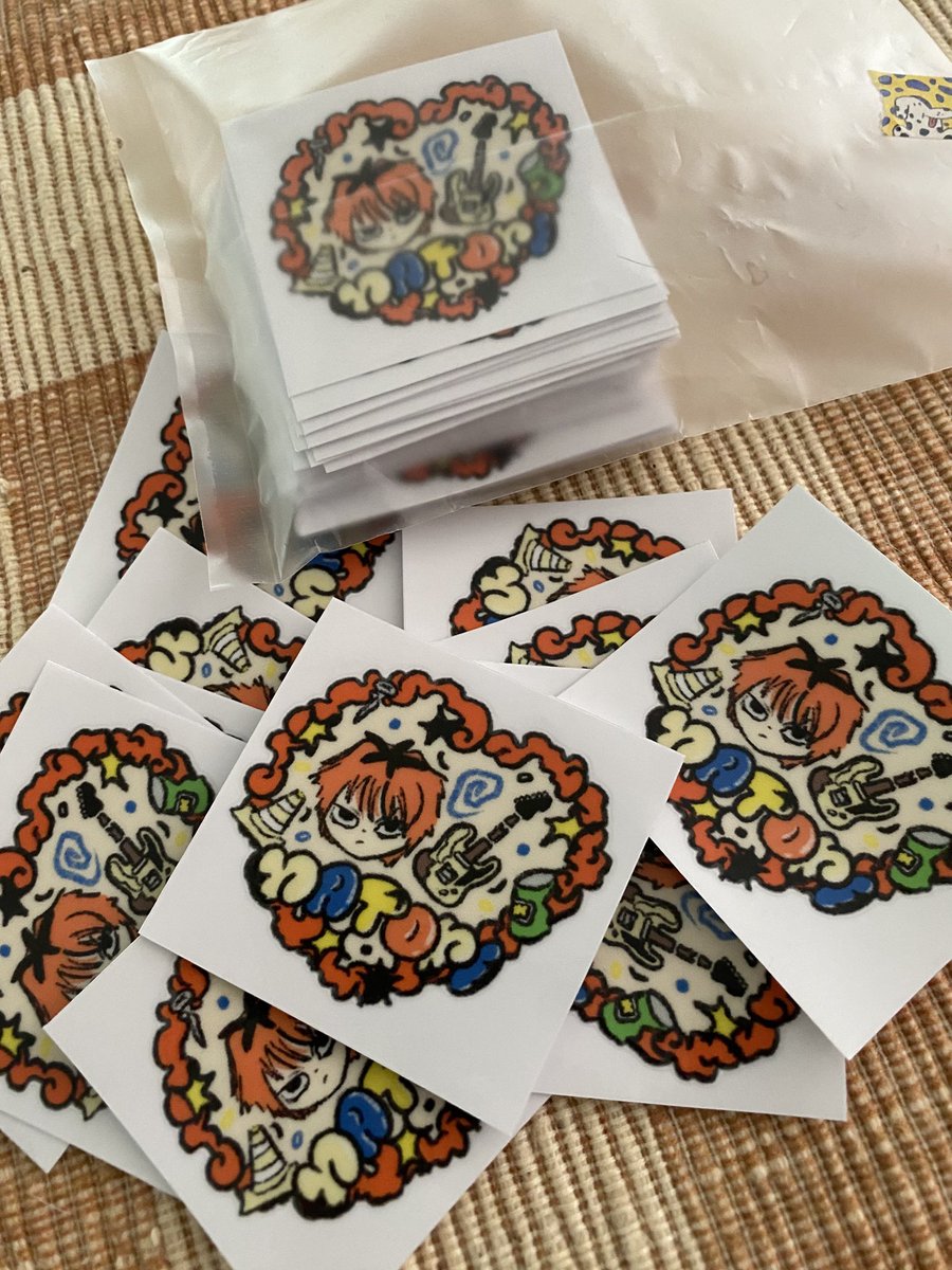 _millydayo's tweet photo. -+ GIVEAWAY +-

📍Acrylic pin ขนาดจิ๋วหลิว 20 ea
📍UV DTF Sticker 50 ea 

อย่าลืมมารับกันเยอะๆนะค้าบ 🫶💖
เจอกันวันคอนคับบบ 🎸🎶🔥

 #natoribkk2026 https://t.co/jeiQn5CVnX