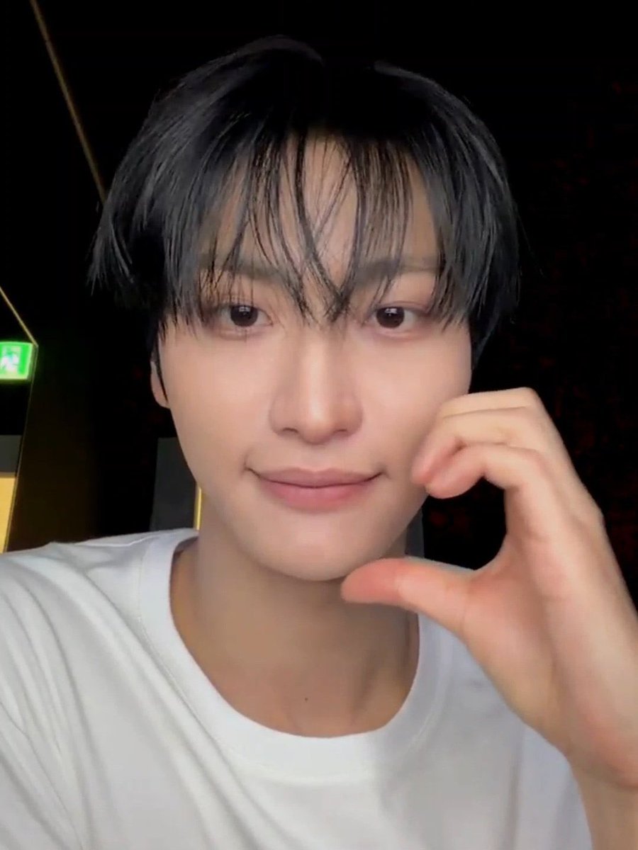 seaforests's tweet photo. i’m gonna squish him https://t.co/AJuHB2jRme