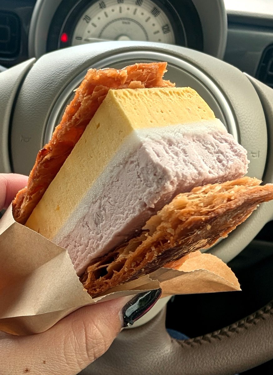 meteoship's tweet photo. 今年も大好きなアイスパイサンド食べれた😋 https://t.co/MDKEpMpgZf