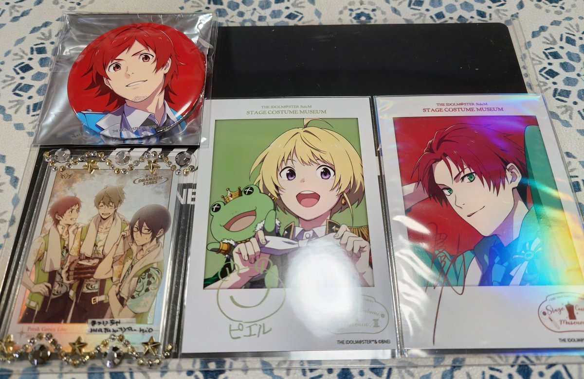 maturitya_hio's tweet photo. 【交換】SideM 衣装展 缶バッジ ブロマイド
譲)
ブロマイド→☆鋭心、ピエール
求)
缶
交換: 薫、雨彦
買取:翼

ブロマイド→雨彦、定価+送料

異種交換ですがブロマイド⇆缶🆗(差額お支払いします)
郵送交換のみ(☆交換、缶バッチ取引を含む場合のみ) https://t.co/ZS0Em669Sb
