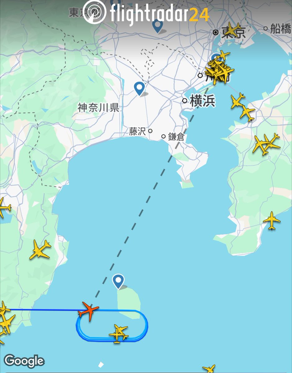 tetsu__aren's tweet photo. 羽田周辺に積乱雲とのことで、大島上空で待機 https://t.co/GXFNFrBcxj