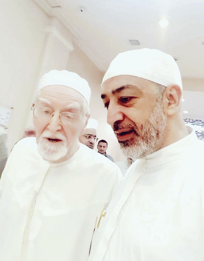 abdulrahmankoki's tweet photo. إنا لله وإنا إليه راجعون
انتقل من دار الفناء إلى دار البقاء:
المربي الفاضل،  والعلامة النحوي،  واللغوي الكبير،  بل من كبار شيوخ العربية في عصره،   الأستاذ الدكتور مازن المبارك
رحمه الله تعالى وجعله في الفردوس الأعلى مع النبيين والصديقين والشهداء والصالحين https://t.co/LESWLmivdl