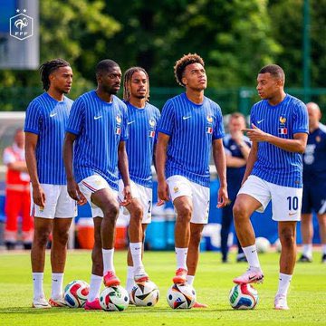 1__Rider's tweet photo. @PSGINT_ They are ballers until they meet spain 🇪🇸 &amp; become “bunch of coacroches🪳” 
Your tears go flow
Dimwit, 
@PSGINT_ hungry bastard https://t.co/vSDqCcdECh