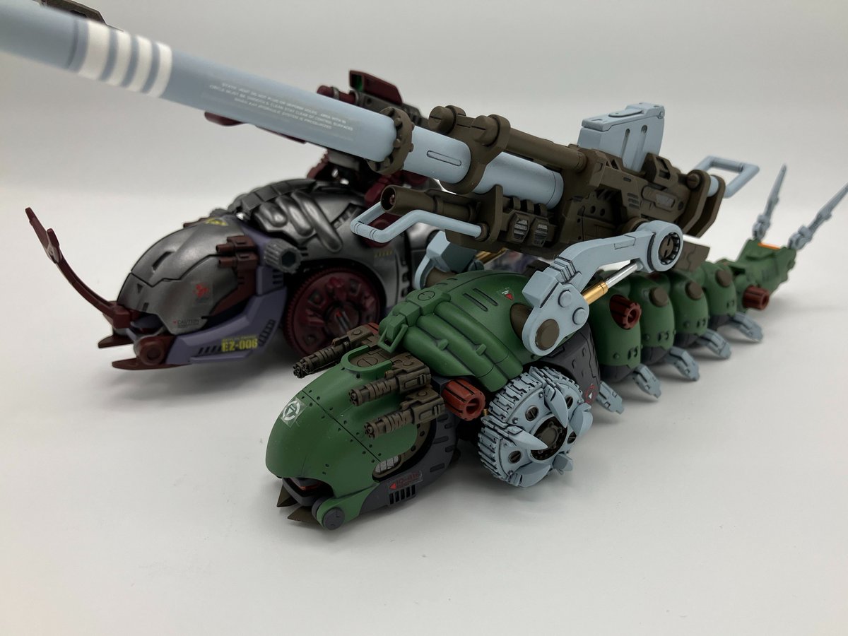 packeyfromeq's tweet photo. #ZOIDS #AZ
ウニウニ動く、キャノリーモルガ完成しました！
せっかくなのでコトブキヤ版と並べてみました。 https://t.co/nYibIOwEUy