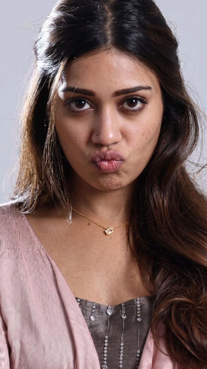 FanforAngel's tweet photo. From most happening actress in south to completely missing.

Major Missing #NivethaPethuraj 😍😍😍 https://t.co/iXYvfbrY9i