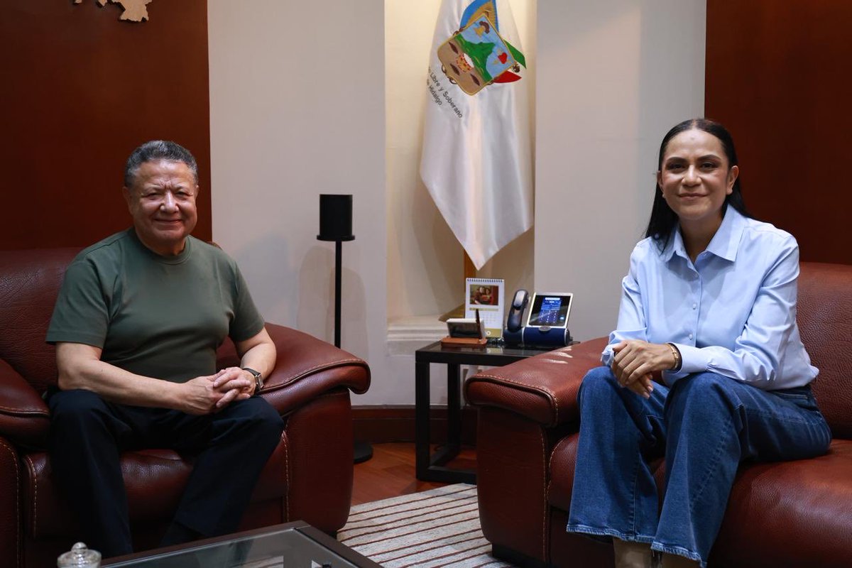 A_MontielR's tweet photo. Me dio gusto conversar con el gobernador de #Hidalgo, @juliomenchaca_, quien todos los días trabaja con gran compromiso por la Transformación y el bienestar del pueblo de México.

#UnidadPorLaTransformación
#PrimeroLosPobres https://t.co/Yc6txyFfHX
