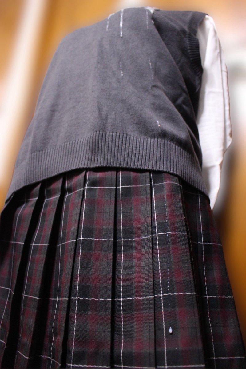 R22bkk2222's tweet photo. 校章のまわりにべっとり…
#服ぶっかけ
#制服ぶっかけ https://t.co/vP6n4KAvhu
