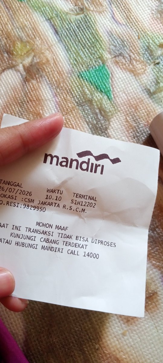 _zeiline's tweet photo. @mandiricare @bankmandiri sudahhh ya saya sudah ke csm hasilnya gabisa kayak difoto ini. bisa dibantu permudah lewat online? tadi nelpon 14000 langsug kepotong pulsa 25k belum sempet disolving masalahnya https://t.co/J1YtVkGeQ4