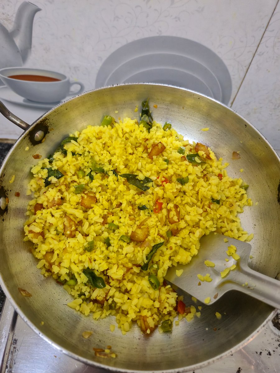 Herfooddelulu's tweet photo. Perfect start to #sunday 🧡
#Poha #Breakfast https://t.co/271ABLTDqo