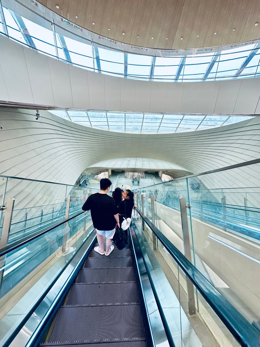 drtp_ted's tweet photo. Just hopped off the morning flight to Seoul—sunshine and new adventures are about to begin! https://t.co/XDD6iGZJDt